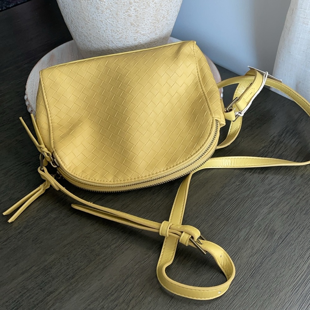 Triple Compartment Crossbody Bag - Universal Thread Yellow. - Picture 4 of 6